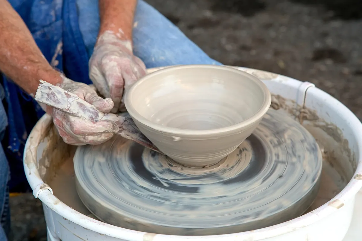 Stoneware vs Earthenware vs Porcelain: Which Clay Body Should You Choose?